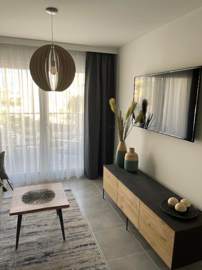 Sunny Apartment In Denia With Outdoor Swimming Pool And Garage Parking Place Included, 300M From The Sandy Beach Exteriér fotografie